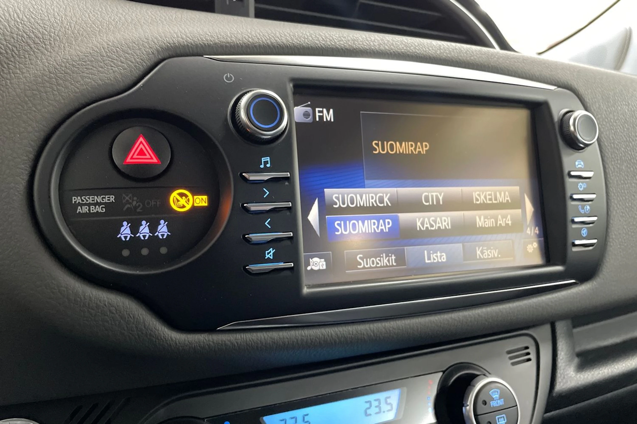 Valkoinen Toyota Yaris 2020 kuva 16.