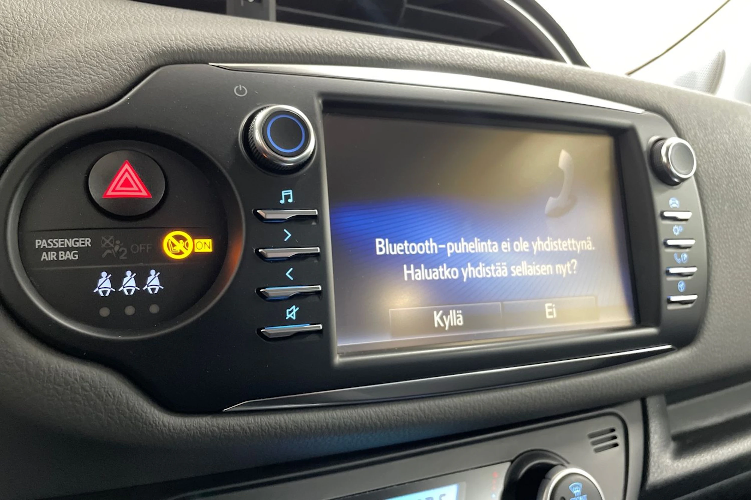 Valkoinen Toyota Yaris 2020 kuva 17.