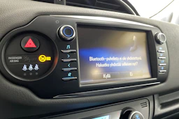 Valkoinen Toyota Yaris 2020 kuva 17.