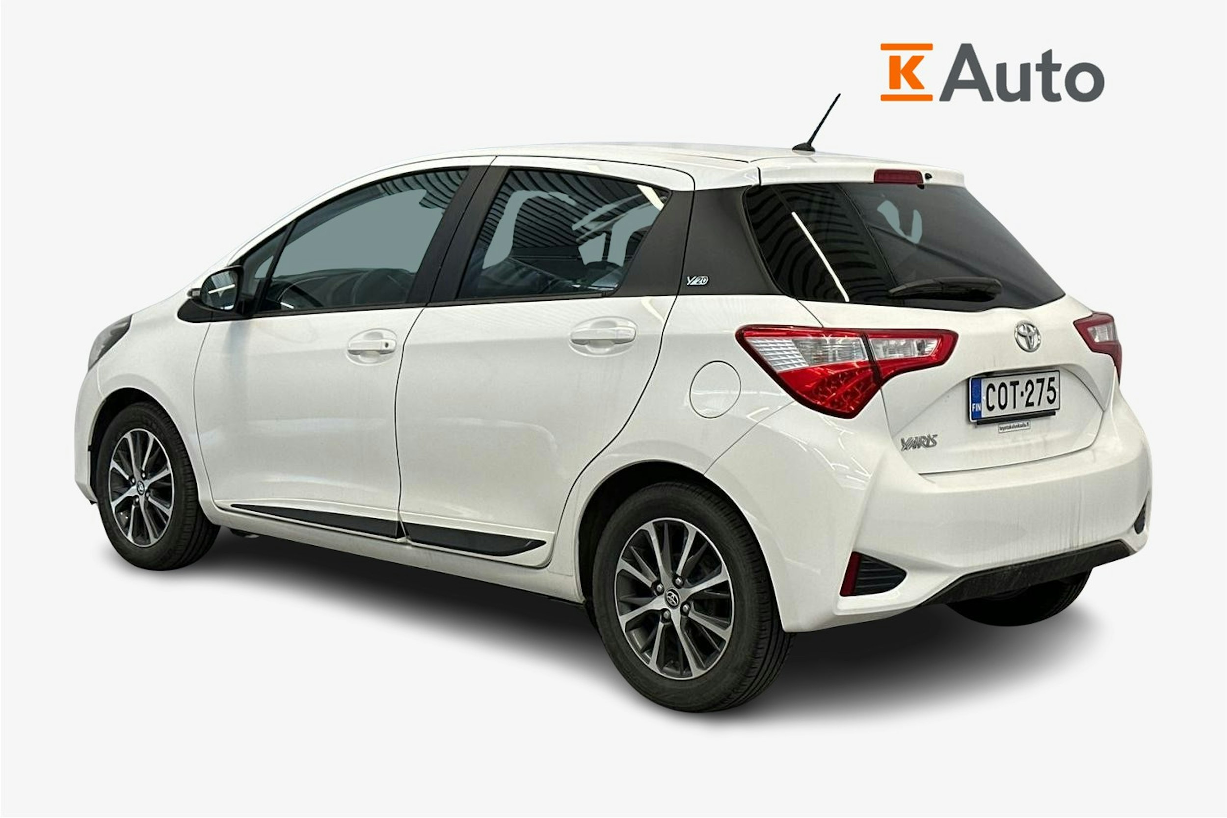 valkoinen Toyota Yaris 2020 kuva 2.