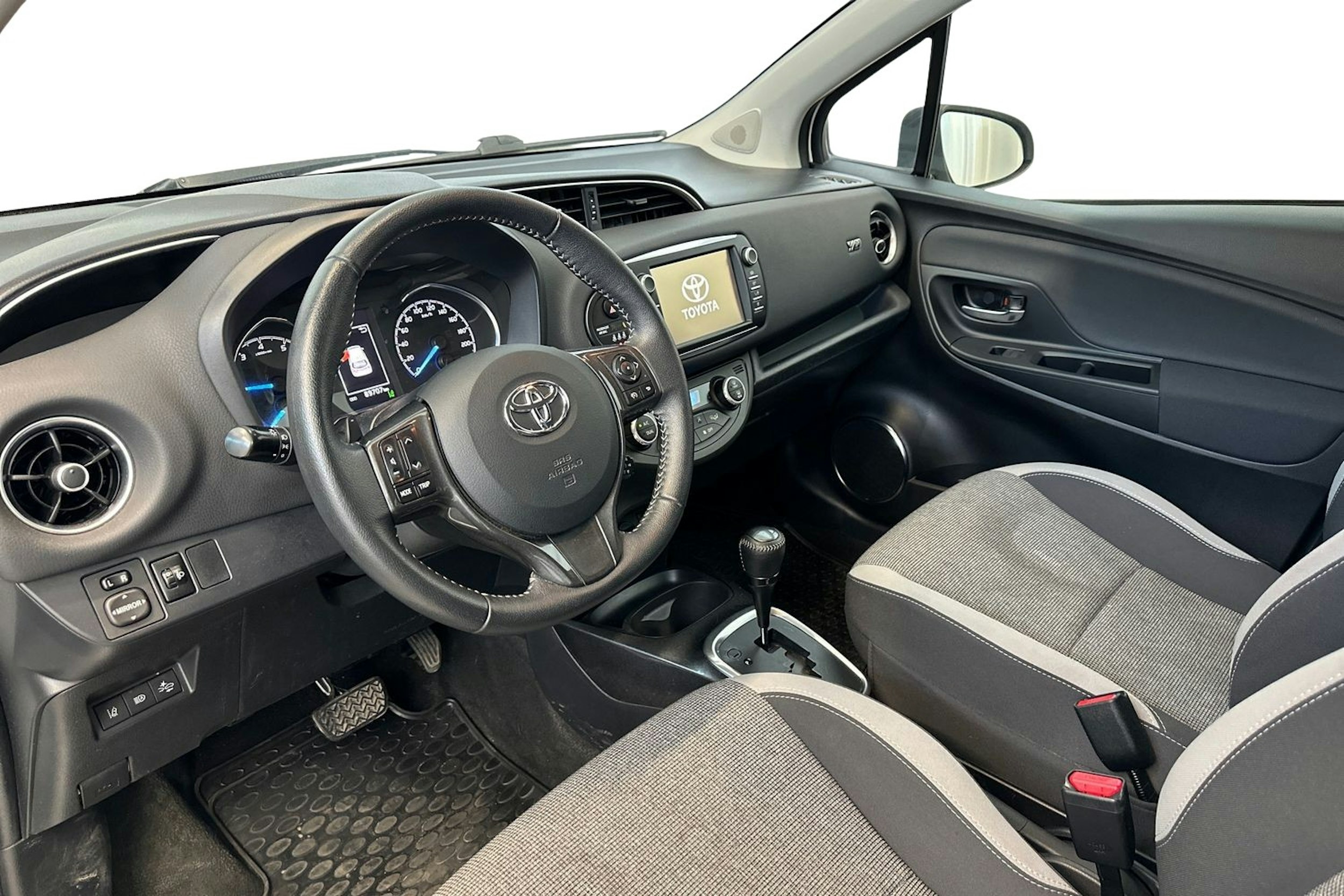valkoinen Toyota Yaris 2020 kuva 3.
