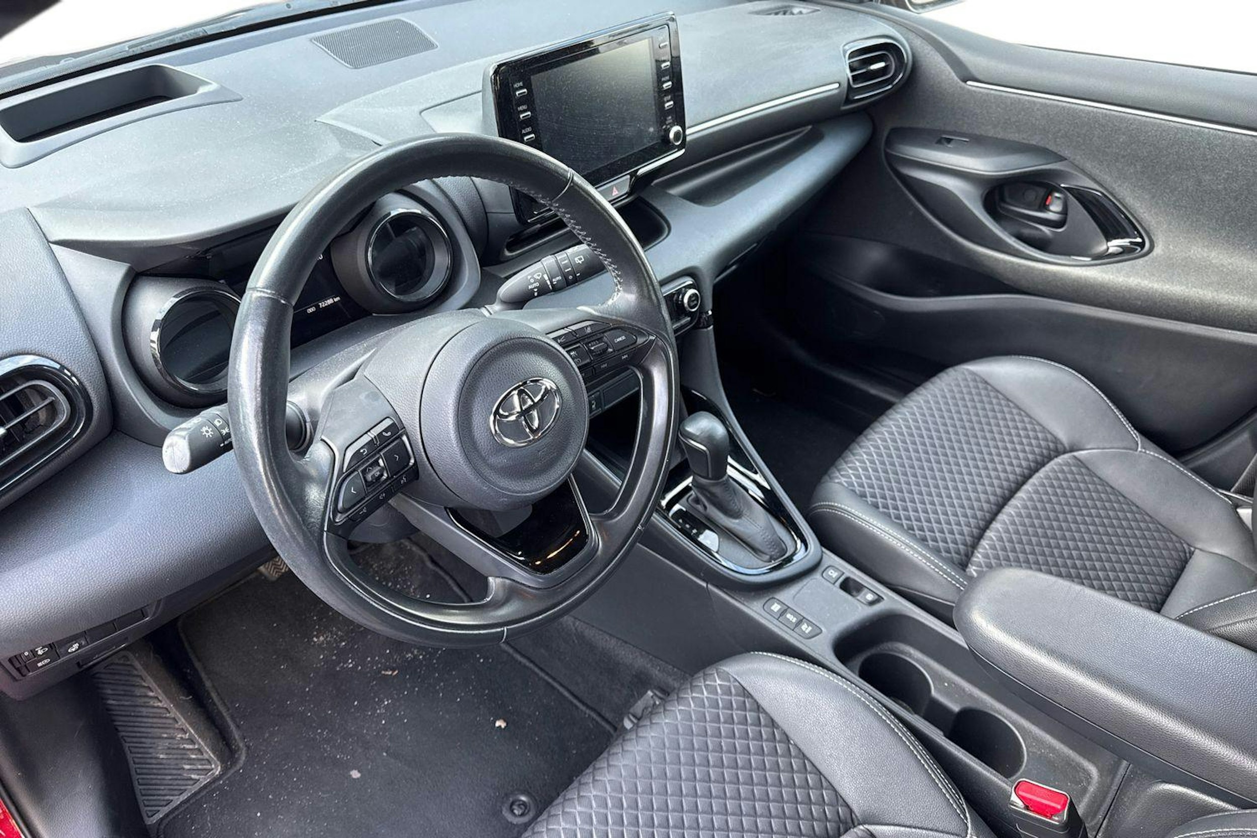 punainen Toyota Yaris 2020 kuva 3.