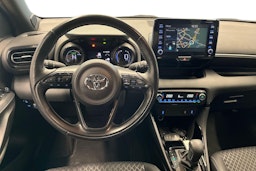 punainen Toyota Yaris 2020 kuva 9.