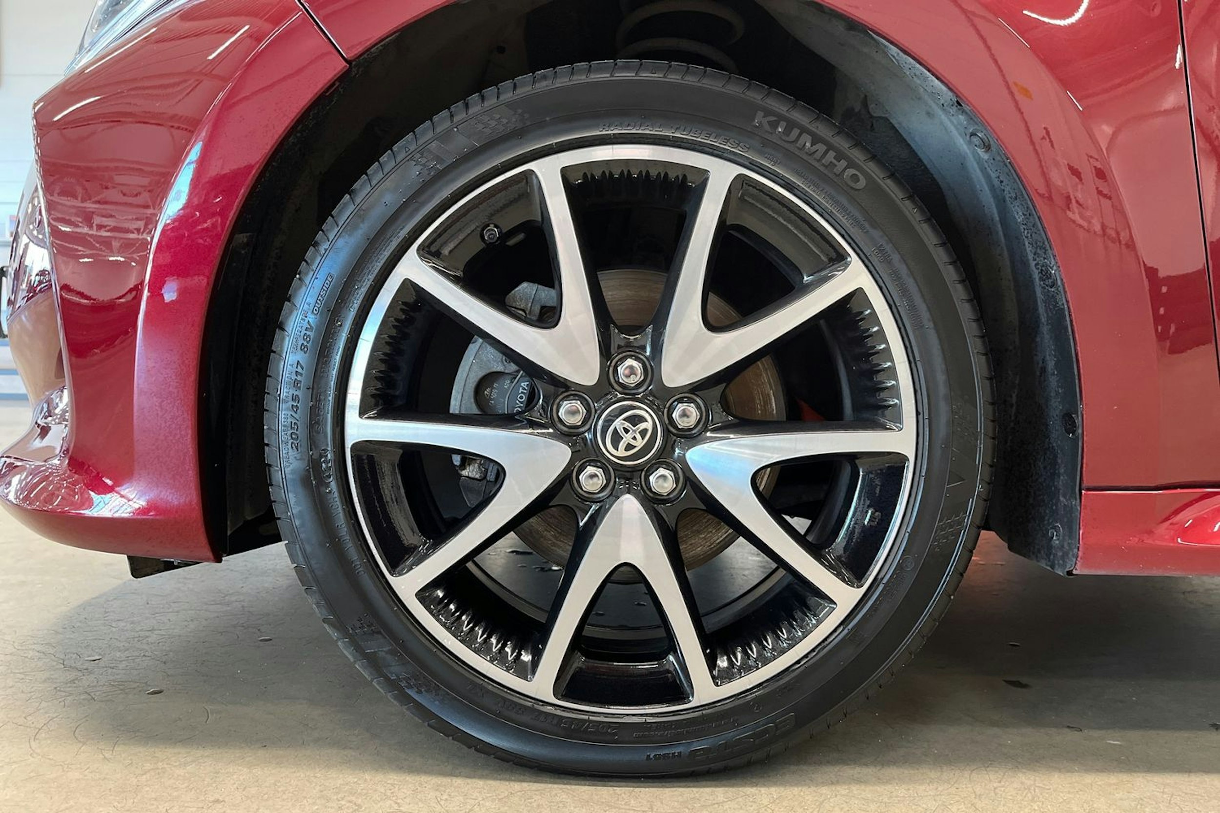 punainen Toyota Yaris 2020 kuva 11.