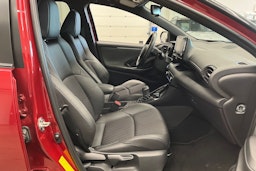 punainen Toyota Yaris 2020 kuva 15.