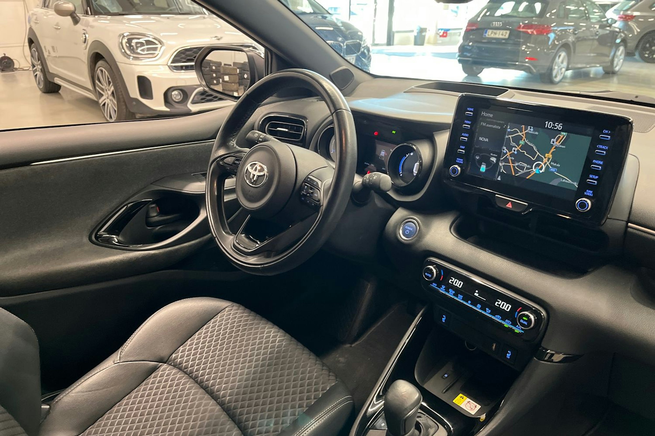 punainen Toyota Yaris 2020 kuva 16.