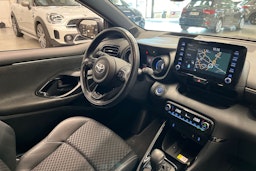 punainen Toyota Yaris 2020 kuva 16.