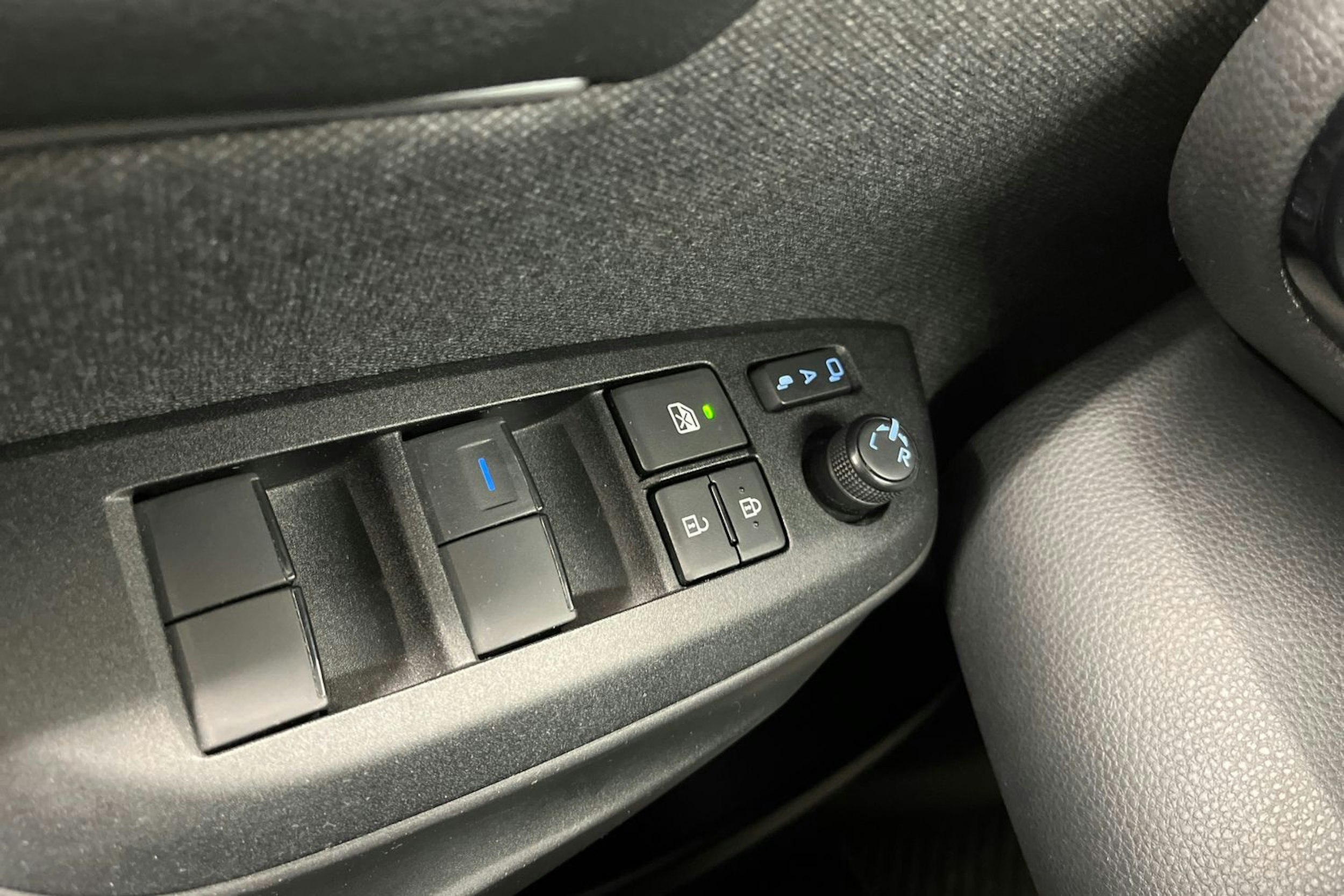 punainen Toyota Yaris 2020 kuva 28.