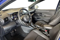 Sininen Toyota Yaris 2020 kuva 6.