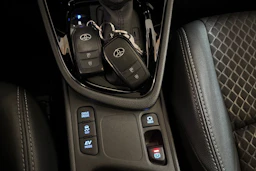 Sininen Toyota Yaris 2020 kuva 14.