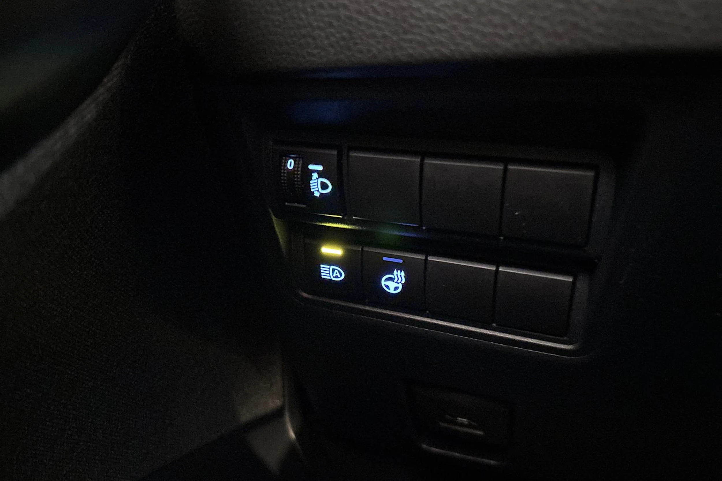 Sininen Toyota Yaris 2020 kuva 18.