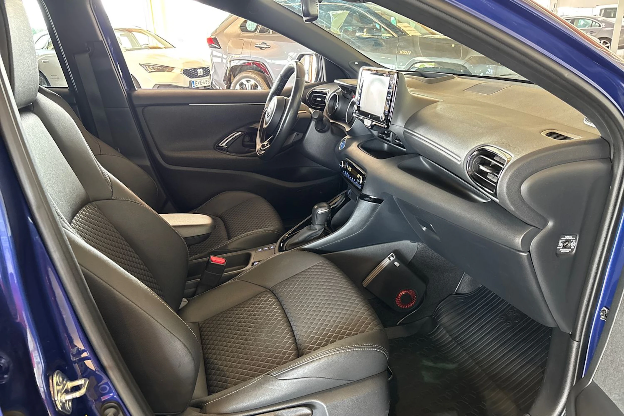 Sininen Toyota Yaris 2020 kuva 22.