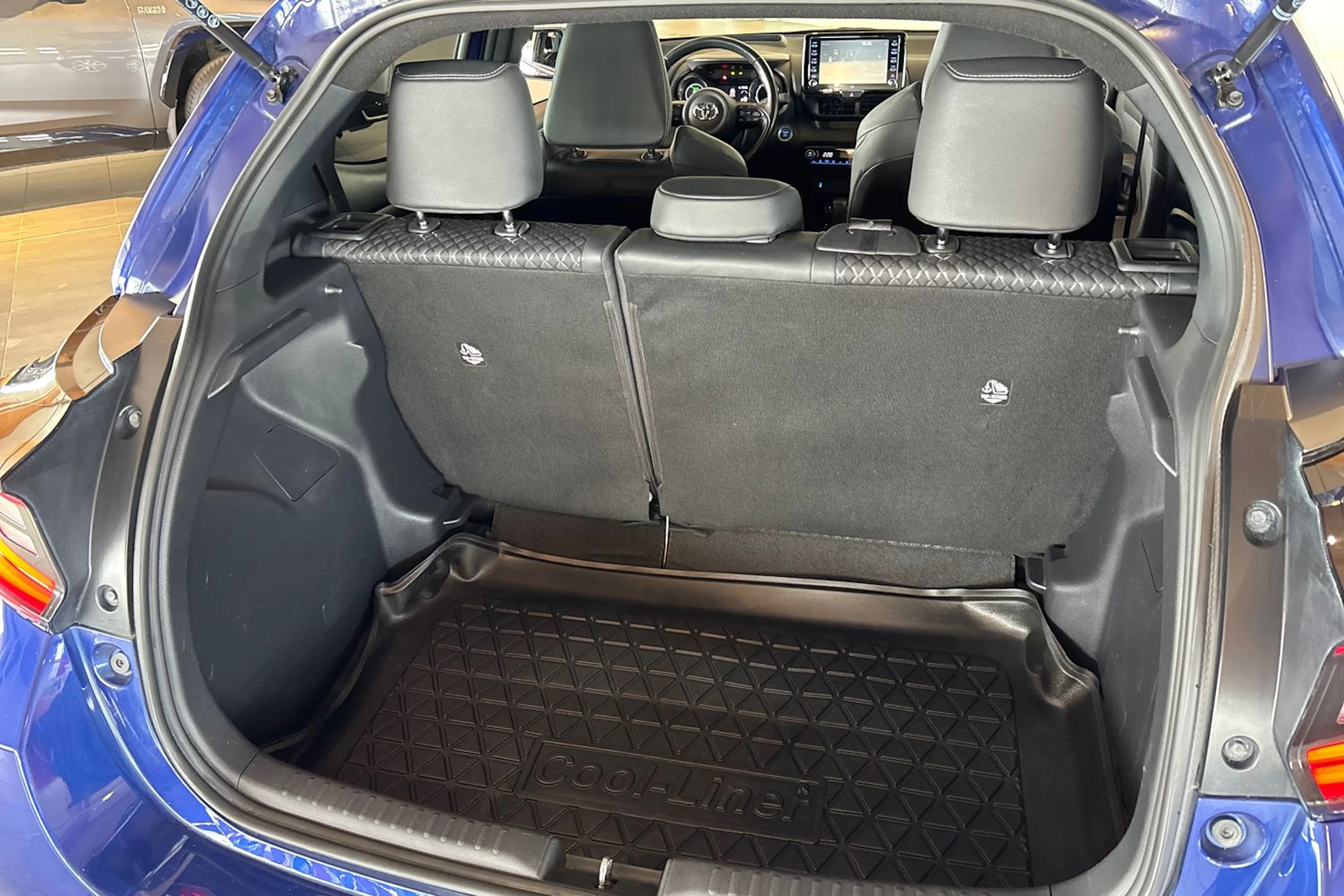 Sininen Toyota Yaris 2020 kuva 24.