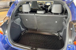 Sininen Toyota Yaris 2020 kuva 24.