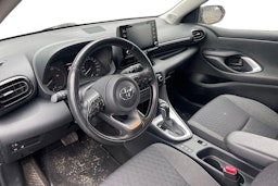 musta Toyota Yaris 2020 kuva 3.