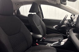 harmaa Toyota Yaris 2020 kuva 15.