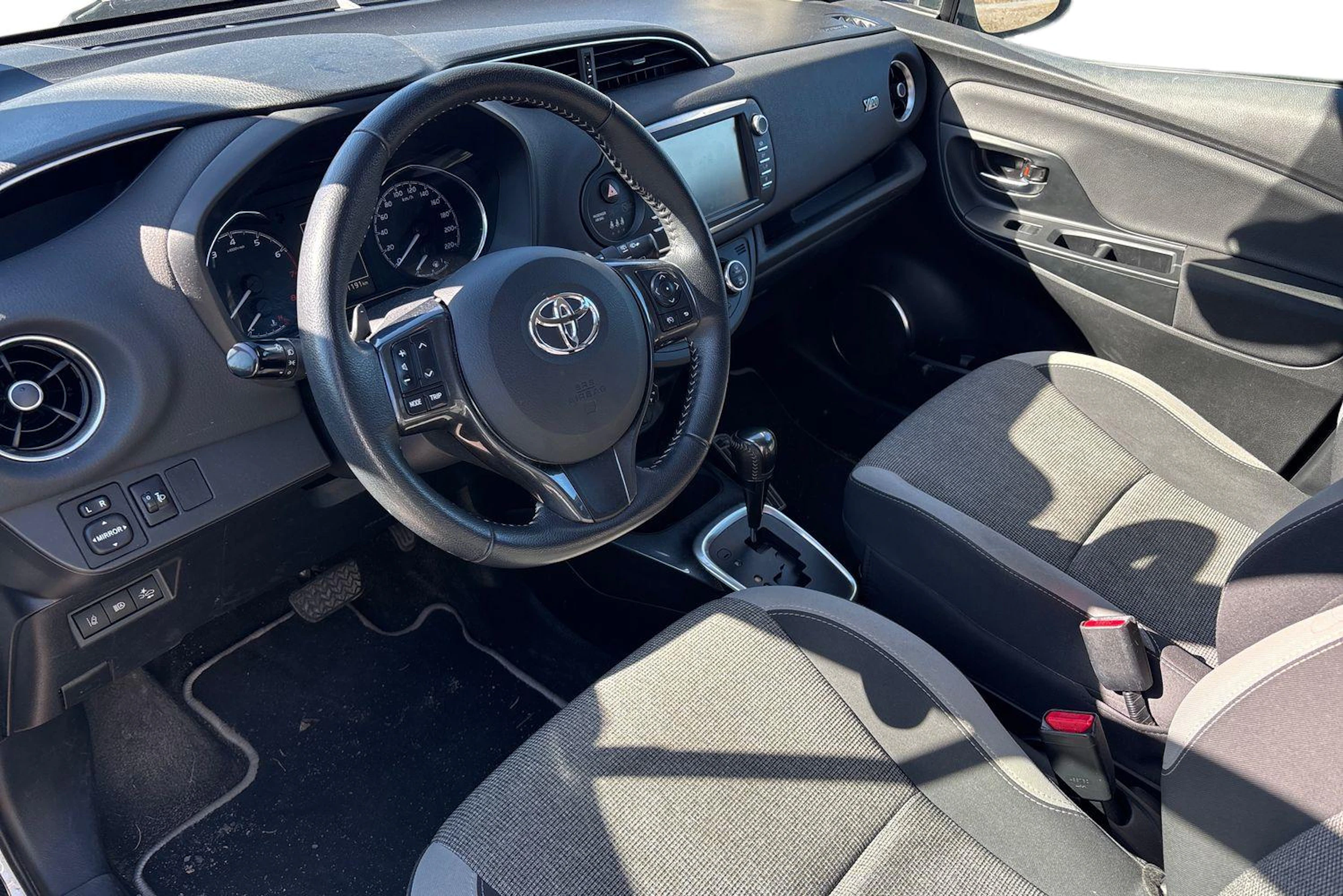 valkoinen Toyota Yaris 2020 kuva 3.