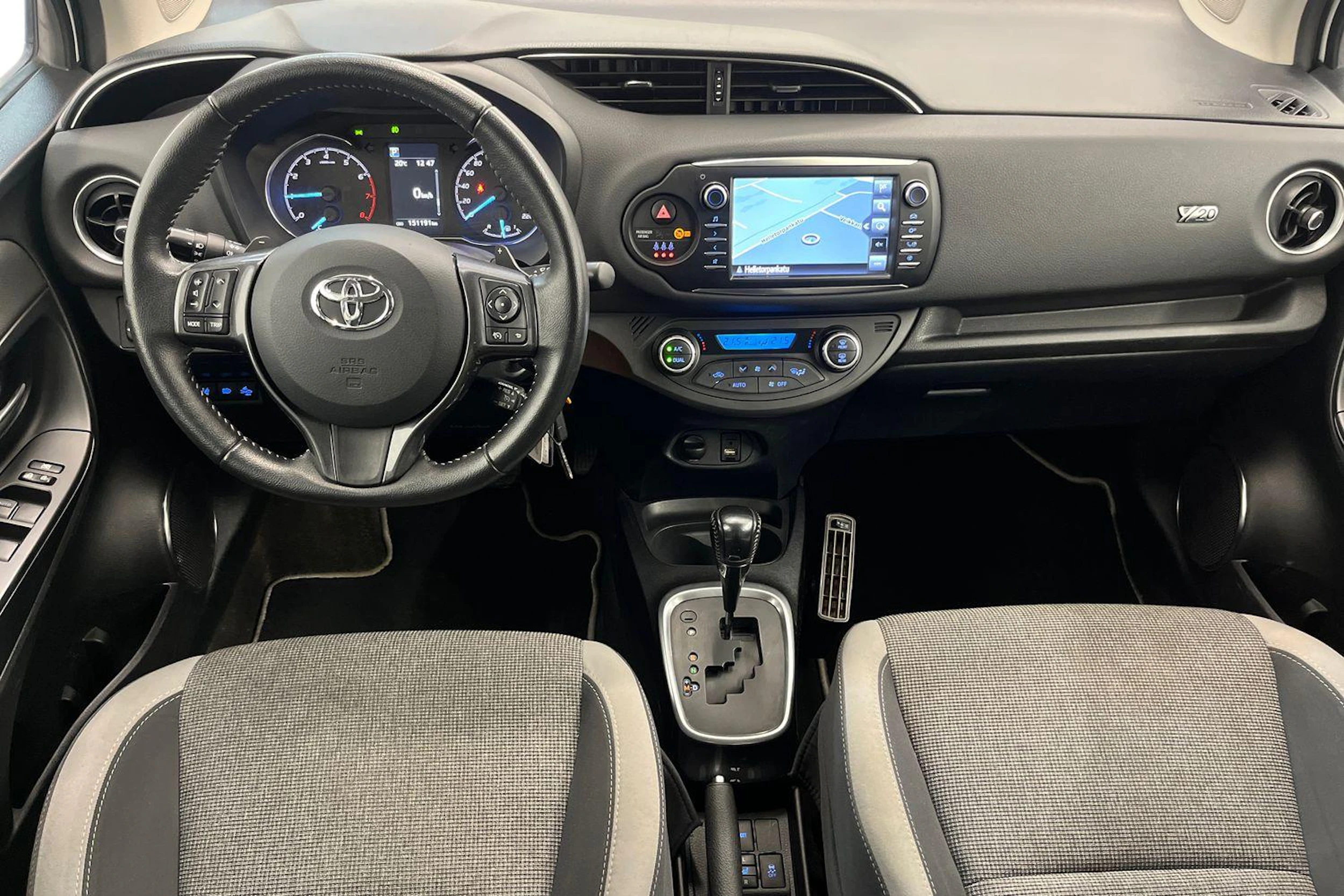 valkoinen Toyota Yaris 2020 kuva 7.