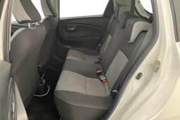 valkoinen Toyota Yaris 2020 kuva 8.
