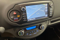 valkoinen Toyota Yaris 2020 kuva 13.