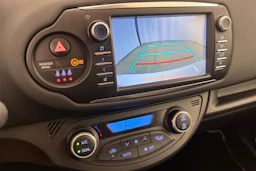 valkoinen Toyota Yaris 2020 kuva 14.