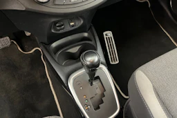 valkoinen Toyota Yaris 2020 kuva 19.