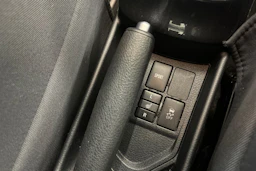 valkoinen Toyota Yaris 2020 kuva 21.