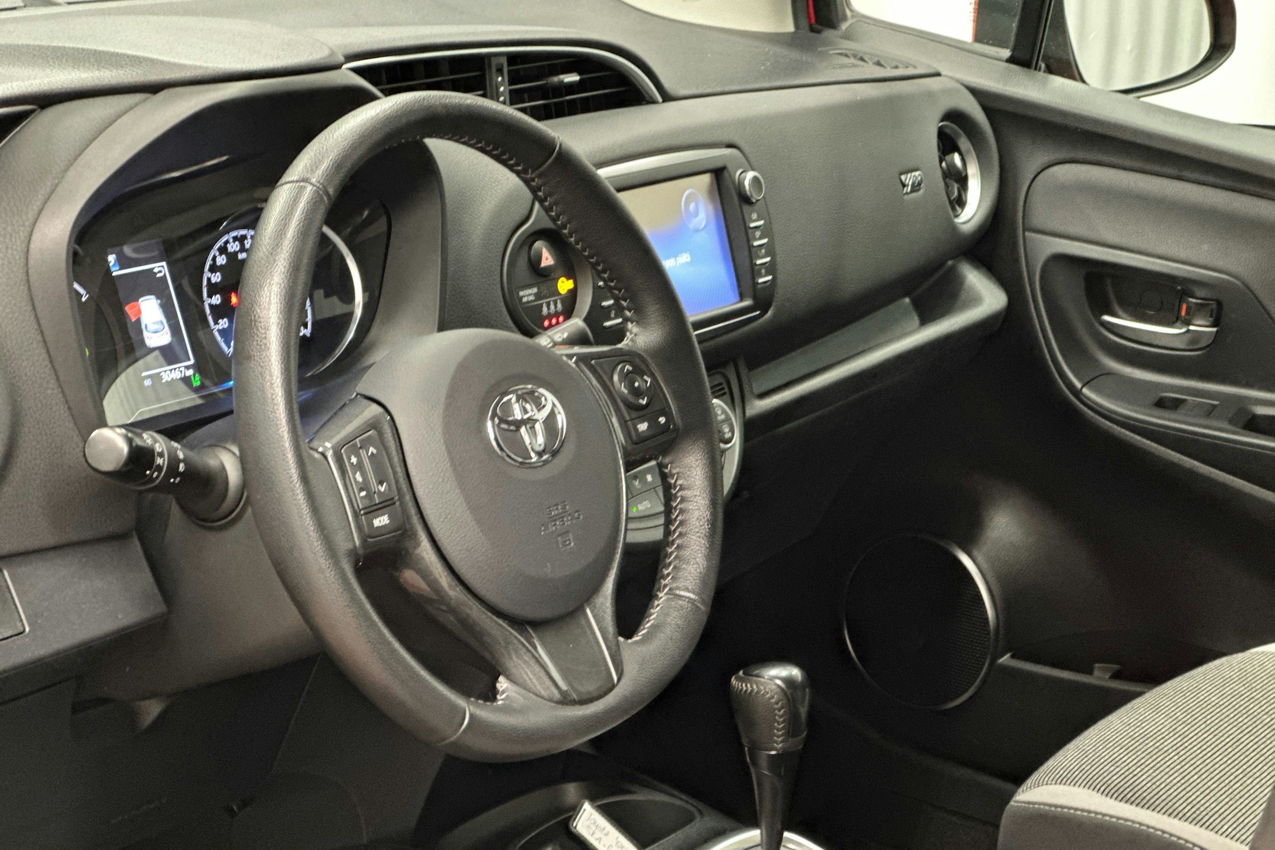 punainen Toyota Yaris 2020 kuva 6.