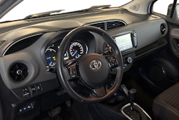 valkoinen Toyota Yaris 2020 kuva 3.