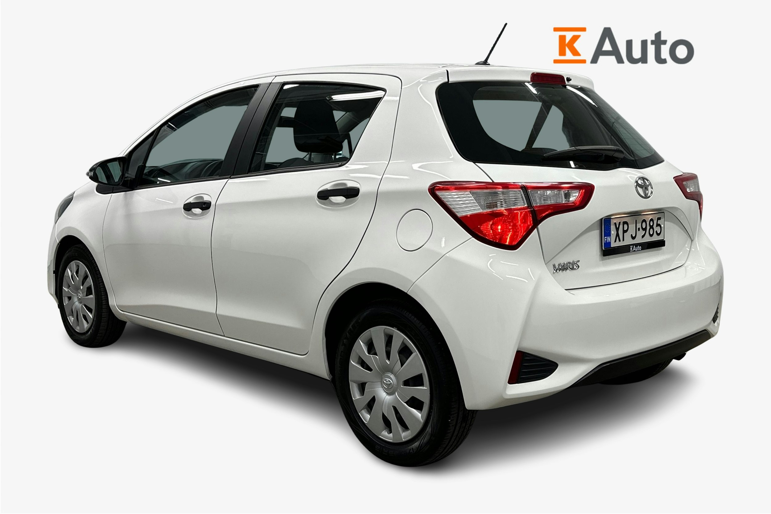 valkoinen Toyota Yaris 2020 kuva 2.