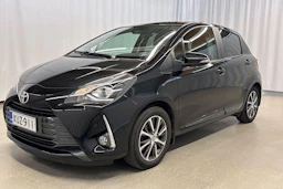 musta Toyota Yaris 2020 kuva 3.