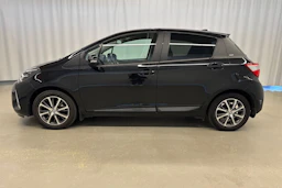 musta Toyota Yaris 2020 kuva 4.
