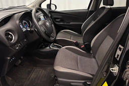 musta Toyota Yaris 2020 kuva 10.