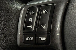 musta Toyota Yaris 2020 kuva 13.