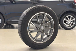 musta Toyota Yaris 2020 kuva 20.