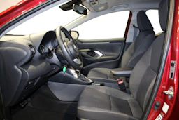 punainen Toyota Yaris 2021 kuva 7.