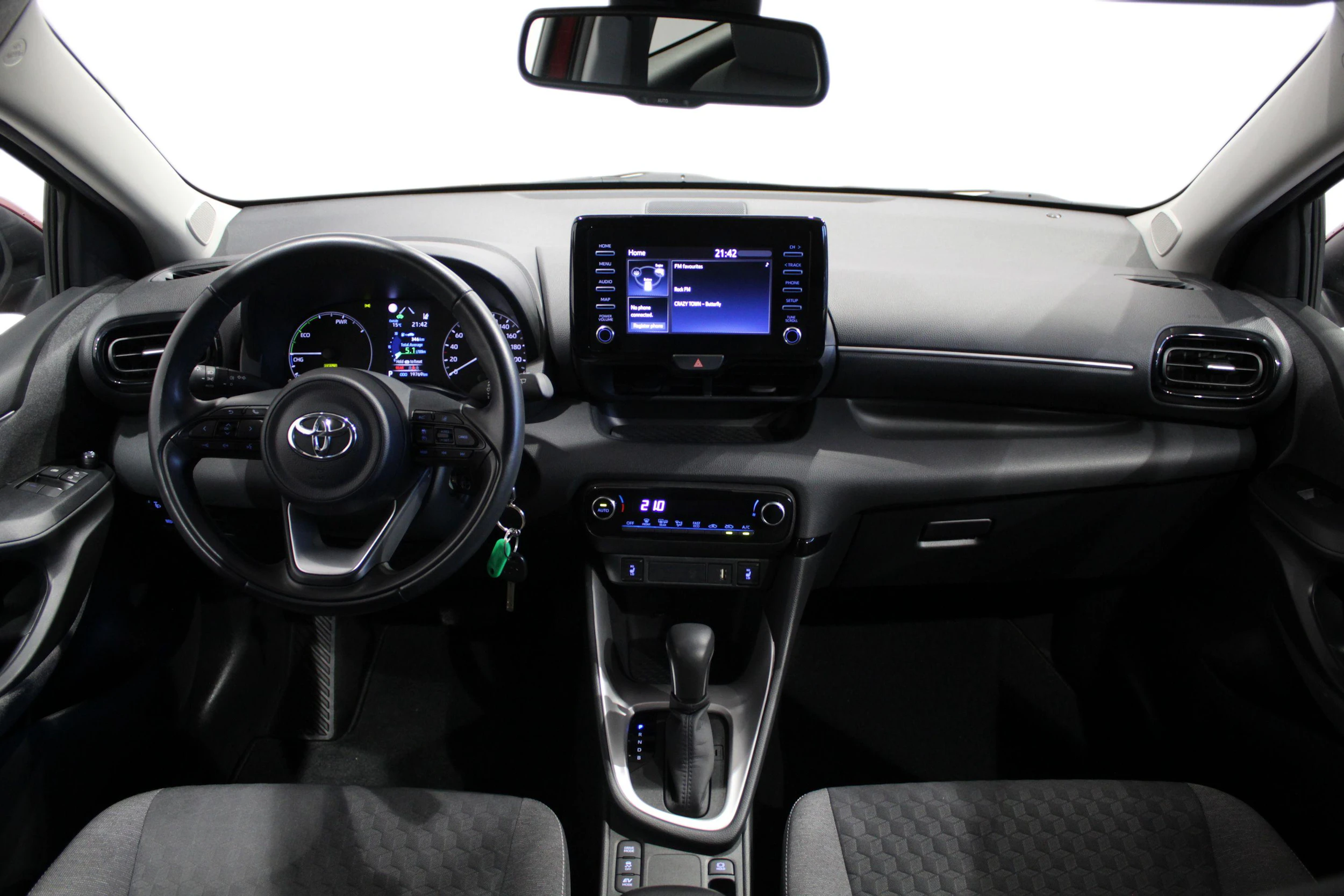 punainen Toyota Yaris 2021 kuva 9.
