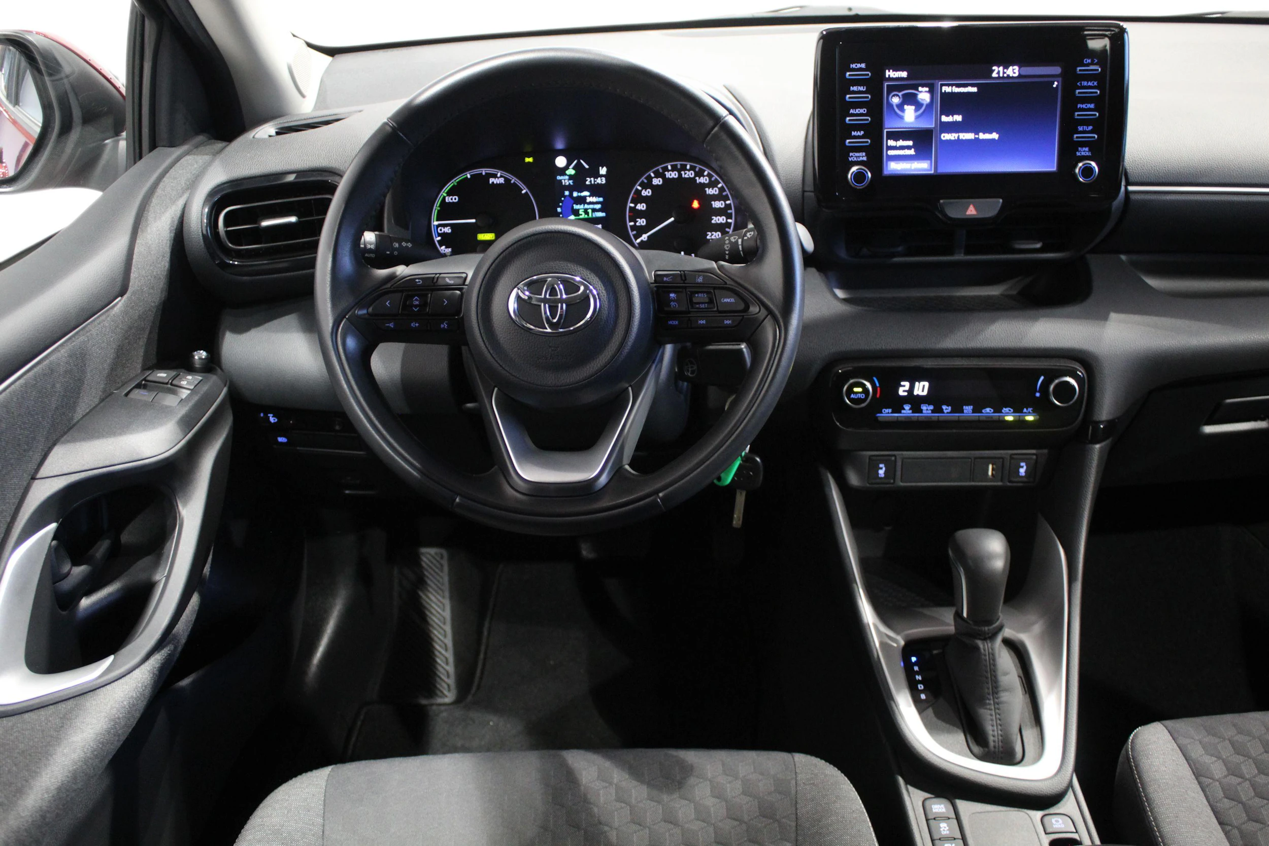 punainen Toyota Yaris 2021 kuva 10.