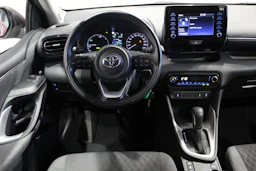 punainen Toyota Yaris 2021 kuva 10.