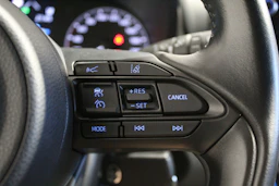 punainen Toyota Yaris 2021 kuva 15.