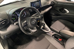 Valkoinen Toyota Yaris 2021 kuva 7.