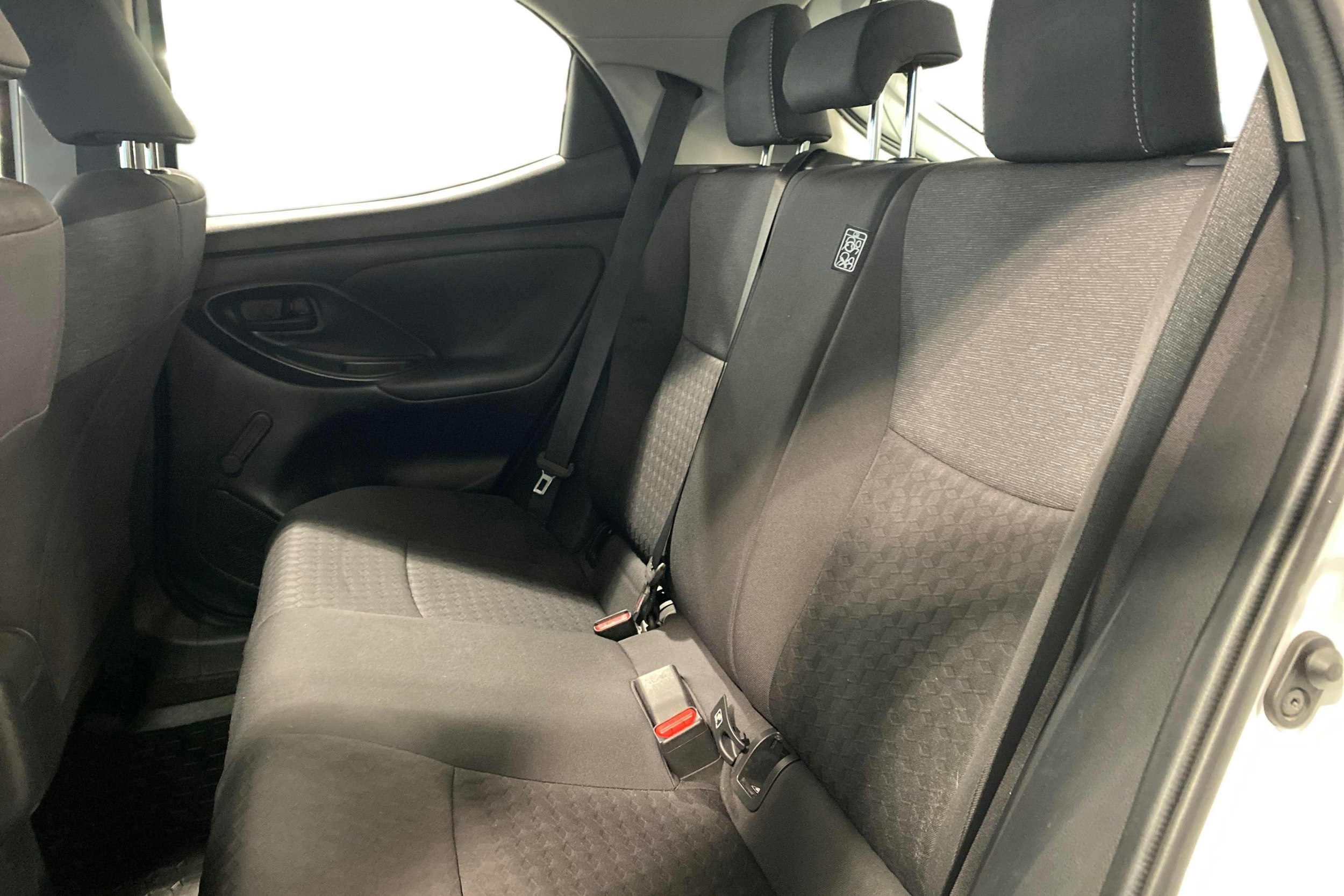 Valkoinen Toyota Yaris 2021 kuva 10.