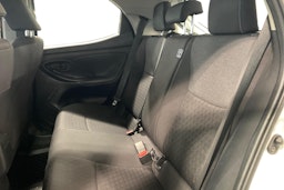 Valkoinen Toyota Yaris 2021 kuva 10.