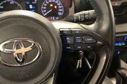 Valkoinen Toyota Yaris 2021 kuva 15.