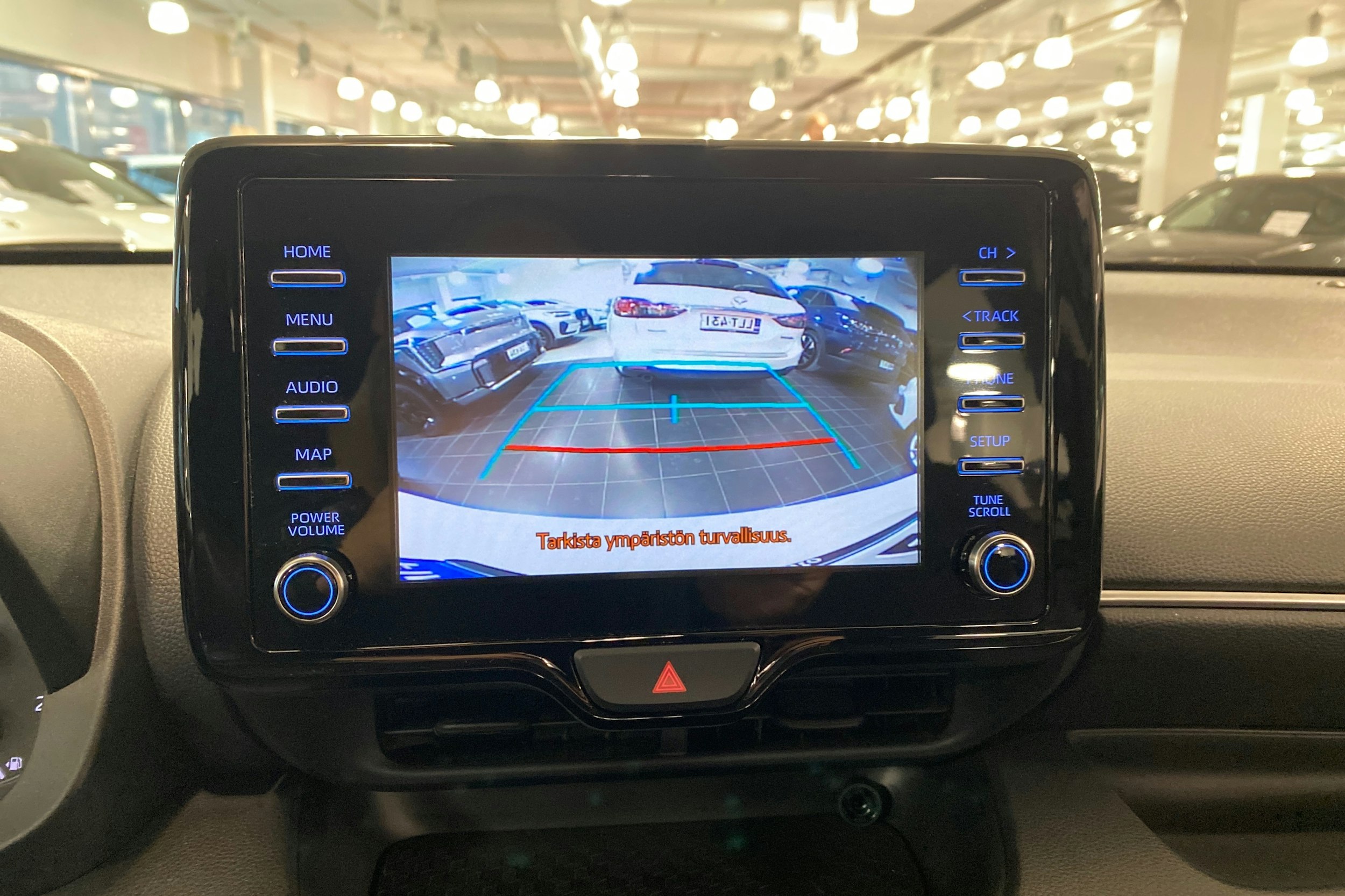 Valkoinen Toyota Yaris 2021 kuva 16.