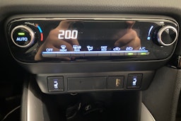 Valkoinen Toyota Yaris 2021 kuva 17.