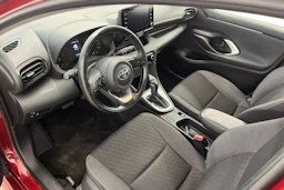 Punainen Toyota Yaris 2021 kuva 6.