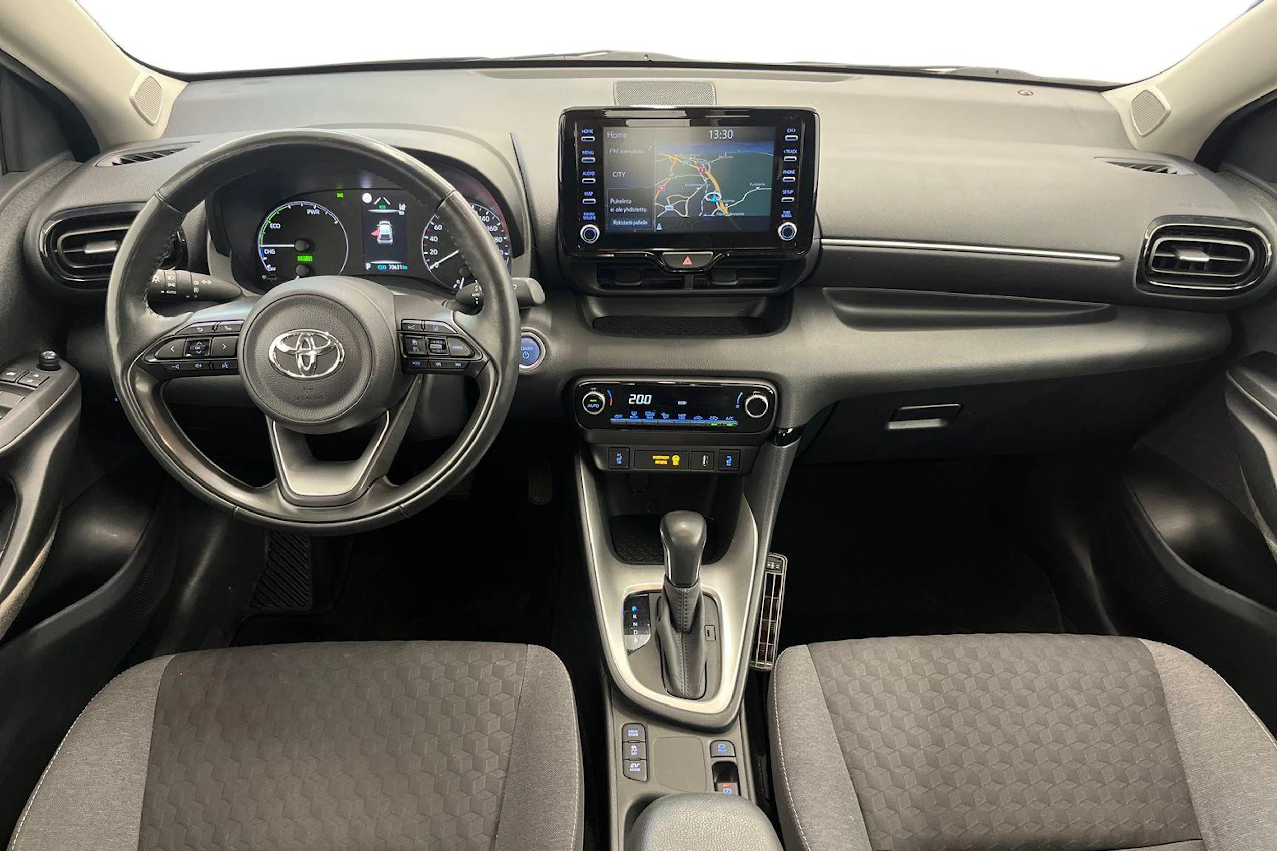 Punainen Toyota Yaris 2021 kuva 7.