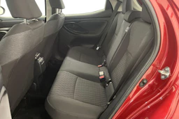 Punainen Toyota Yaris 2021 kuva 8.