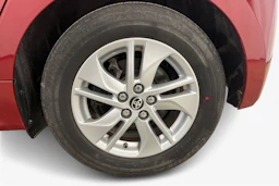 Punainen Toyota Yaris 2021 kuva 9.